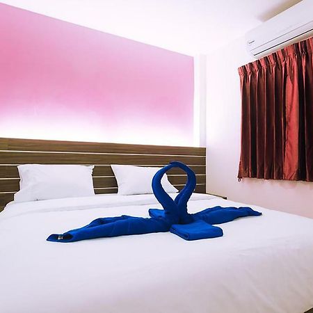The Shades Bed And Breakfast Boutique Hotel Patong Esterno foto