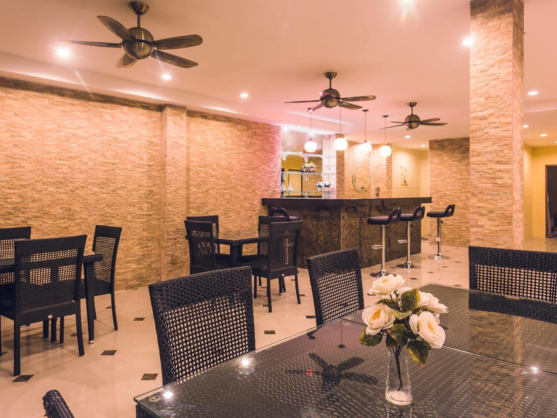 The Shades Bed And Breakfast Boutique Hotel Patong Esterno foto